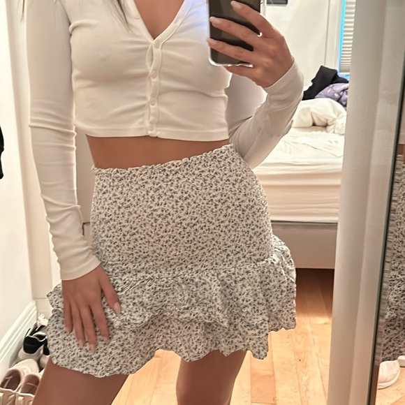 Ruffle skirt from Garage - Picture 1 of 2